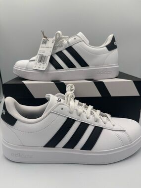 NWT! Adidas Grand Court 2.0 Women’s size 9, white/black, GW9214